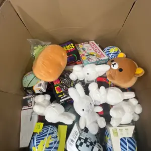 Plushies, Puzzles & Party Supplies Games Lot, 208 lb New Pallet