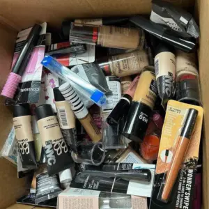 Mixed Cosmetics Pallet: 800 to 1000 Skincare, Makeup & Beauty Tools