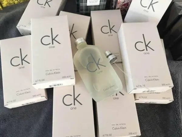 Ten-Bottle Designer Perfume & Cologne Pallet for Boutique Resellers