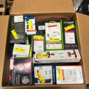 €1,759.50 MSRP Vlogging Gear Box – 38 Returned Camera & Laptop Accessories