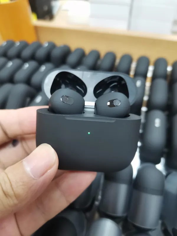 300 Apple AirPods: Max, Pro 3, Pro 2 & AirPods 4 in Retail Boxes