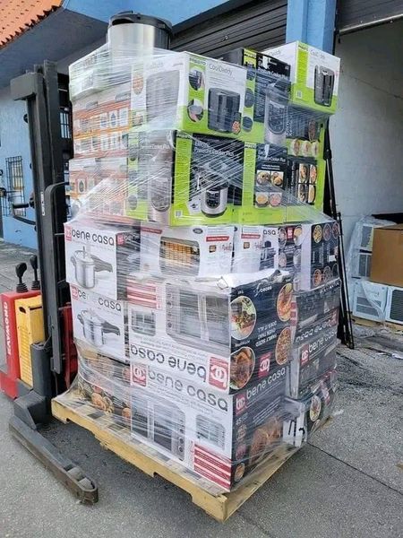 Full-Manifest Pallet of 300 Small Kitchen & Home Appliances, Sealed