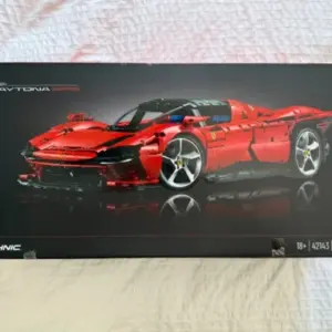 LEGO Technic 42143 Ferrari Daytona SP3 – 4 Sealed Sets