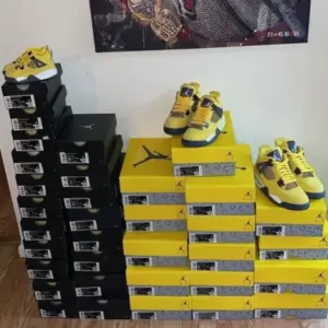 Mixed-Size Sneaker Pallet Featuring 300 Never-Worn Boxed Pairs