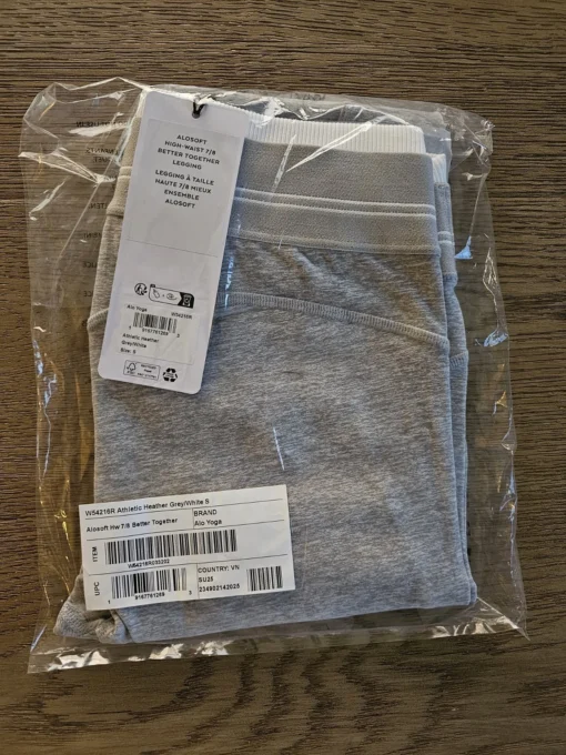 buy Alo Yoga liquidation pallets wholesale