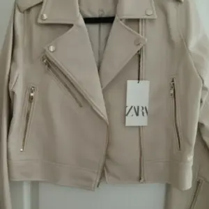 200-Piece Zara Outerwear Lot: Women's Wool, Trench & Quilted Coats